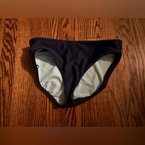 Ivivva reversible swim bottoms - Picture 3 of 4